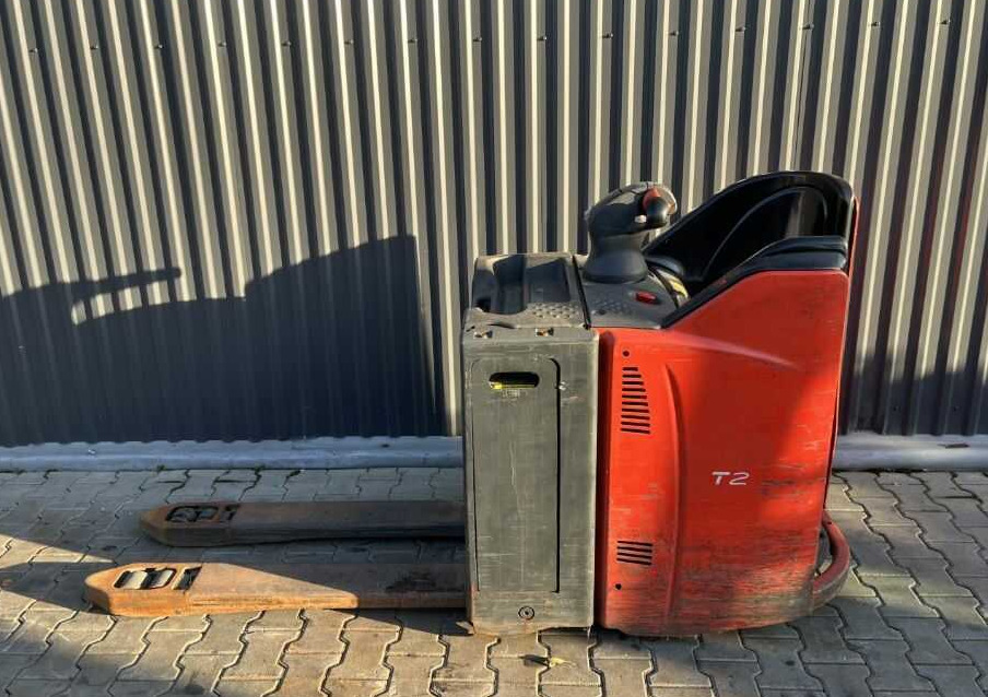 Linde T24SP - משאית משטחים: תמונה 2 Linde T24SP - משאית משטחים: תמונה 2