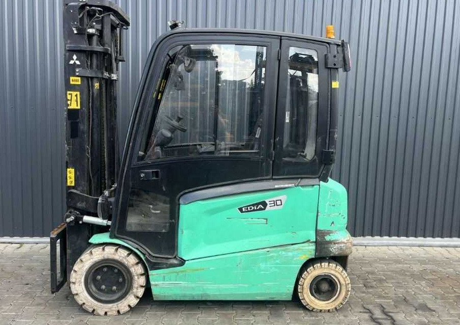 Mitsubishi FB30N - מלגזה חשמלית: תמונה 2 Mitsubishi FB30N - מלגזה חשמלית: תמונה 2