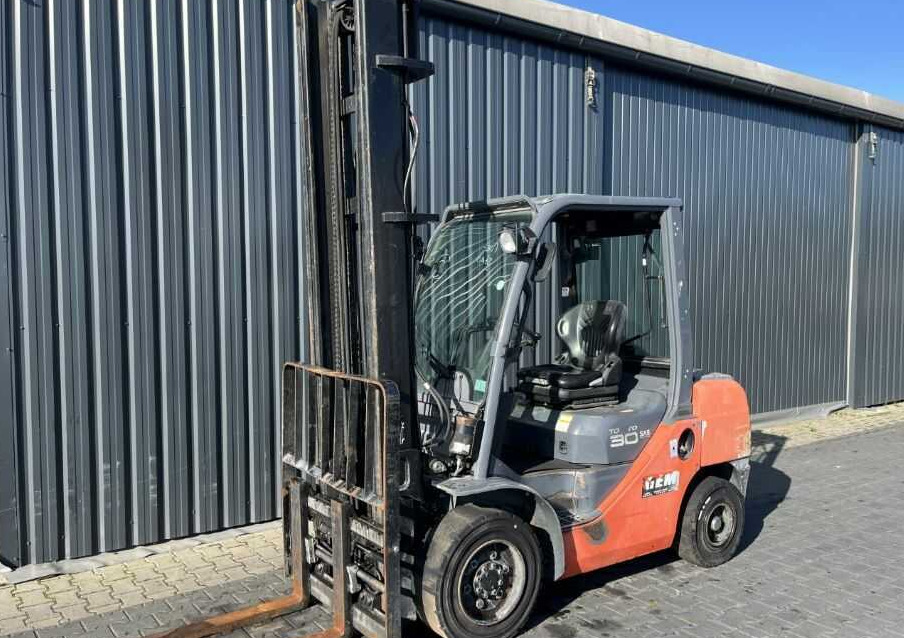 Toyota 8FDF30 - מלגזת סולר: תמונה 1 Toyota 8FDF30 - מלגזת סולר: תמונה 1