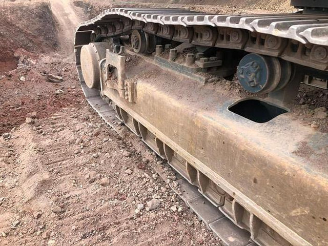 Hyundai HX520L - מחפר סורק: תמונה 3 Hyundai HX520L - מחפר סורק: תמונה 3