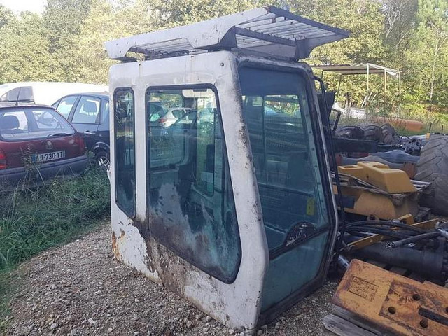 Liebherr A904 R904 A914 R914 A924 R924 A934 R934 A944 R944 A954 R954 - - תא עבור מכונת בנייה: תמונה 3 Liebherr A904 R904 A914 R914 A924 R924 A934 R934 A944 R944 A954 R954 - - תא עבור מכונת בנייה: תמונה 3