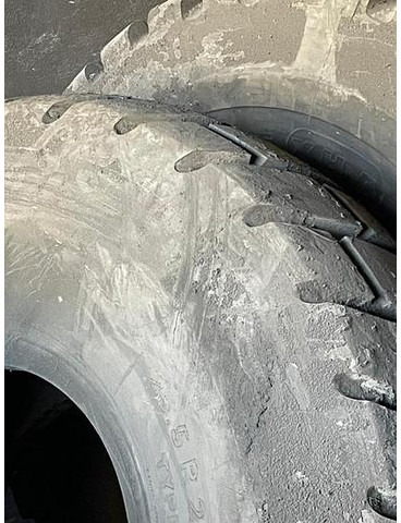 PNEU 23.5R25 - צמיג: תמונה 1 PNEU 23.5R25 - צמיג: תמונה 1