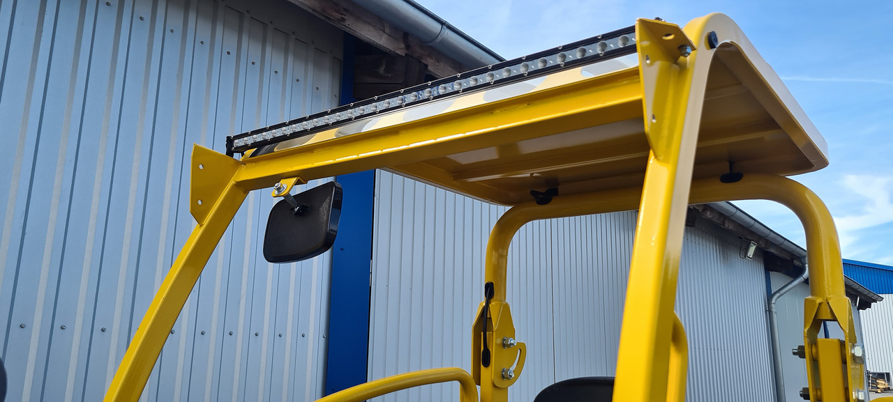 Eurotrac W11 Radlader Hoflader - מעמיס קומפקטי: תמונה 5 Eurotrac W11 Radlader Hoflader - מעמיס קומפקטי: תמונה 5