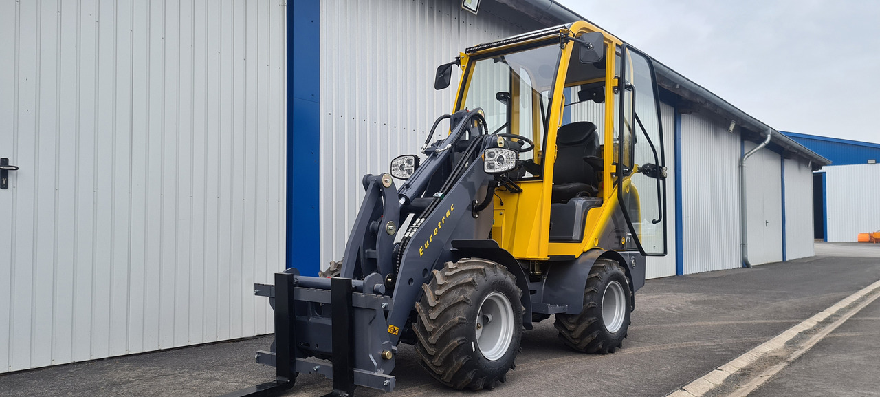 Eurotrac W11 Radlader Hoflader - מעמיס קומפקטי: תמונה 3 Eurotrac W11 Radlader Hoflader - מעמיס קומפקטי: תמונה 3