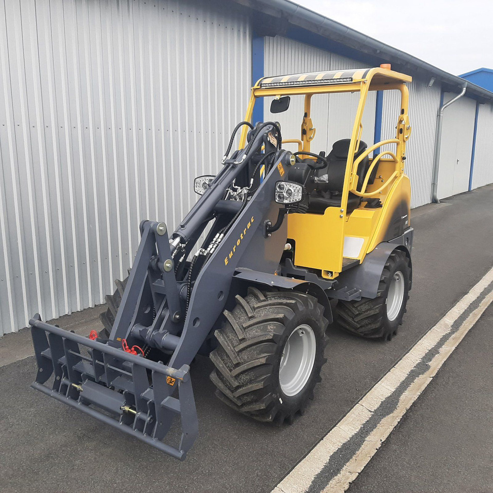 Eurotrac W12 Radlader Hoflader - מעמיס קומפקטי: תמונה 4 Eurotrac W12 Radlader Hoflader - מעמיס קומפקטי: תמונה 4