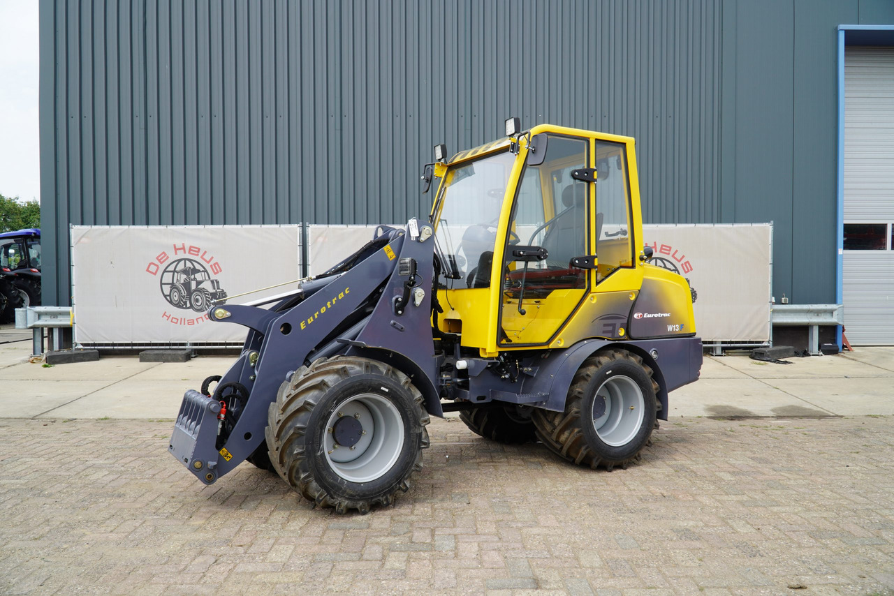 Eurotrac W13 Radlader Hoflader - מעמיס קומפקטי: תמונה 1 Eurotrac W13 Radlader Hoflader - מעמיס קומפקטי: תמונה 1
