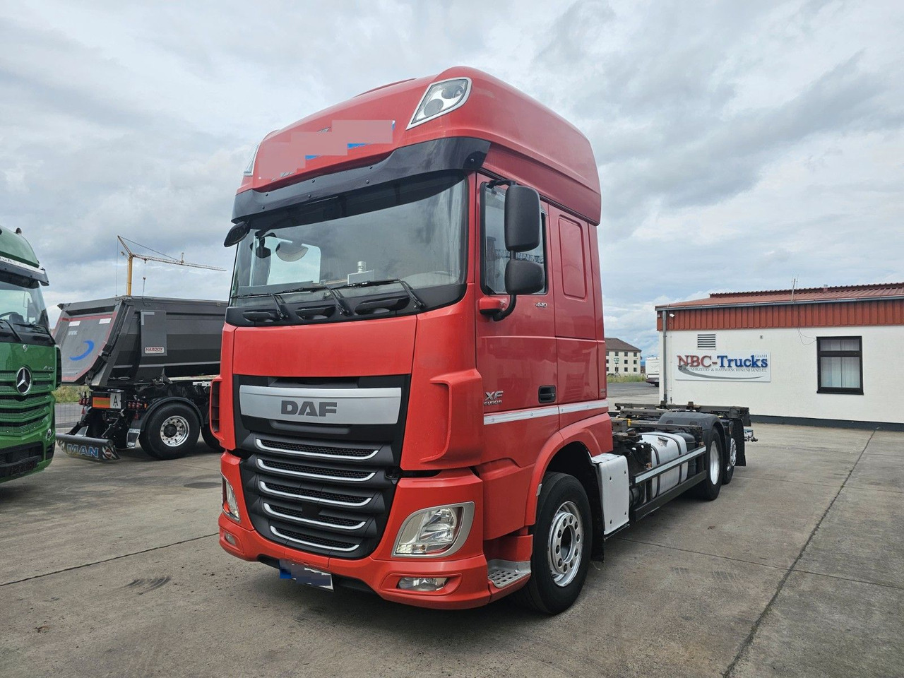DAF XF 440 FAR * MUTLI * 2X TANK * RETARDER * STANDH - מוביל מכולות/ משאית החלפת גוף: תמונה 1 DAF XF 440 FAR * MUTLI * 2X TANK * RETARDER * STANDH - מוביל מכולות/ משאית החלפת גוף: תמונה 1