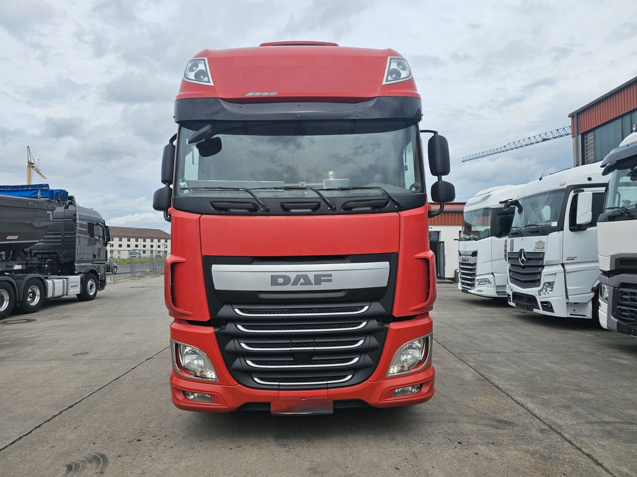 DAF XF 440 FAR * MUTLI * 2X TANK * RETARDER * STANDH - מוביל מכולות/ משאית החלפת גוף: תמונה 2 DAF XF 440 FAR * MUTLI * 2X TANK * RETARDER * STANDH - מוביל מכולות/ משאית החלפת גוף: תמונה 2
