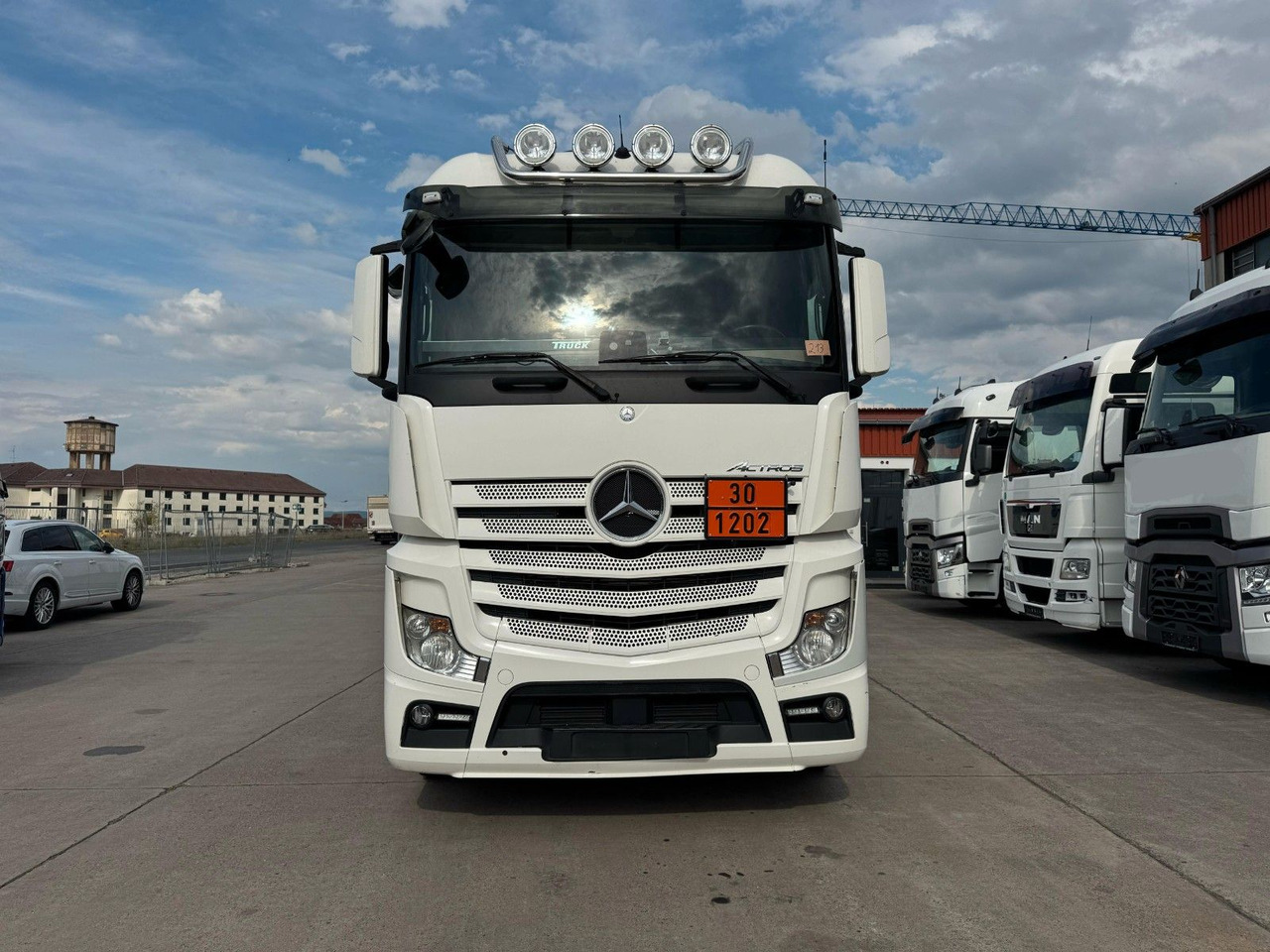 Mercedes-Benz ACTROS 1846 * RETARDER + 2X TANK * ALCOA * KIPPH - יחידת טרקטור: תמונה 2 Mercedes-Benz ACTROS 1846 * RETARDER + 2X TANK * ALCOA * KIPPH - יחידת טרקטור: תמונה 2