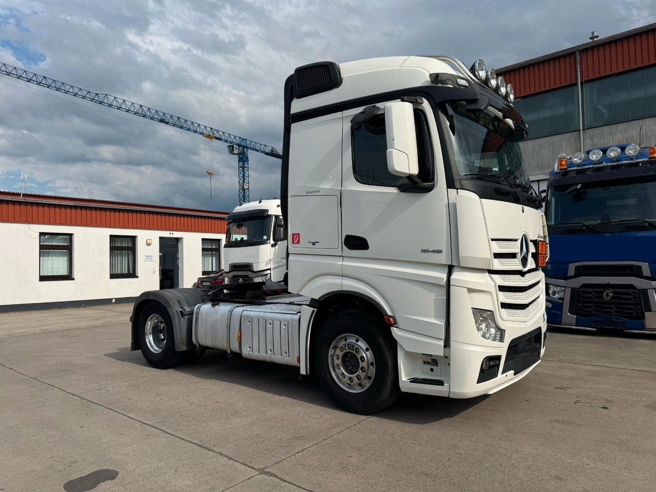 Mercedes-Benz ACTROS 1846 * RETARDER + 2X TANK * ALCOA * KIPPH - יחידת טרקטור: תמונה 4 Mercedes-Benz ACTROS 1846 * RETARDER + 2X TANK * ALCOA * KIPPH - יחידת טרקטור: תמונה 4