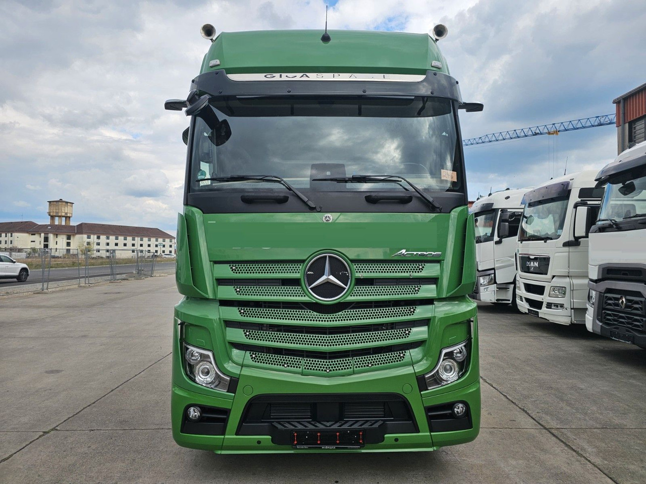 Mercedes-Benz ACTROS 1851 * RETARDER * DRIVE ASS * TOP * - יחידת טרקטור: תמונה 2 Mercedes-Benz ACTROS 1851 * RETARDER * DRIVE ASS * TOP * - יחידת טרקטור: תמונה 2