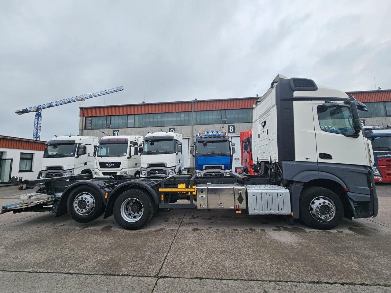 Mercedes-Benz ACTROS 2542 * VOLLLUFT * RETARDER * STANDH * BÄR - משאית עם שלדת תא: תמונה 4 Mercedes-Benz ACTROS 2542 * VOLLLUFT * RETARDER * STANDH * BÄR - משאית עם שלדת תא: תמונה 4