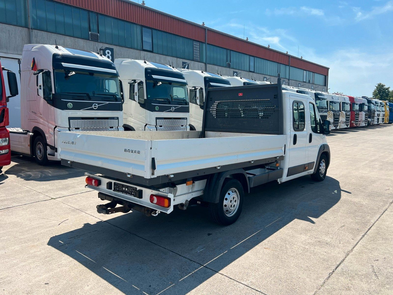 Peugeot Boxer * EURO 6 * 7 SITZER * 4 TÜRER * SCHALTGETR - כלי רכב מסחרי במיטה שטוחה, כלי רכב מסחרי קומבי: תמונה 4 Peugeot Boxer * EURO 6 * 7 SITZER * 4 TÜRER * SCHALTGETR - כלי רכב מסחרי במיטה שטוחה, כלי רכב מסחרי קומבי: תמונה 4