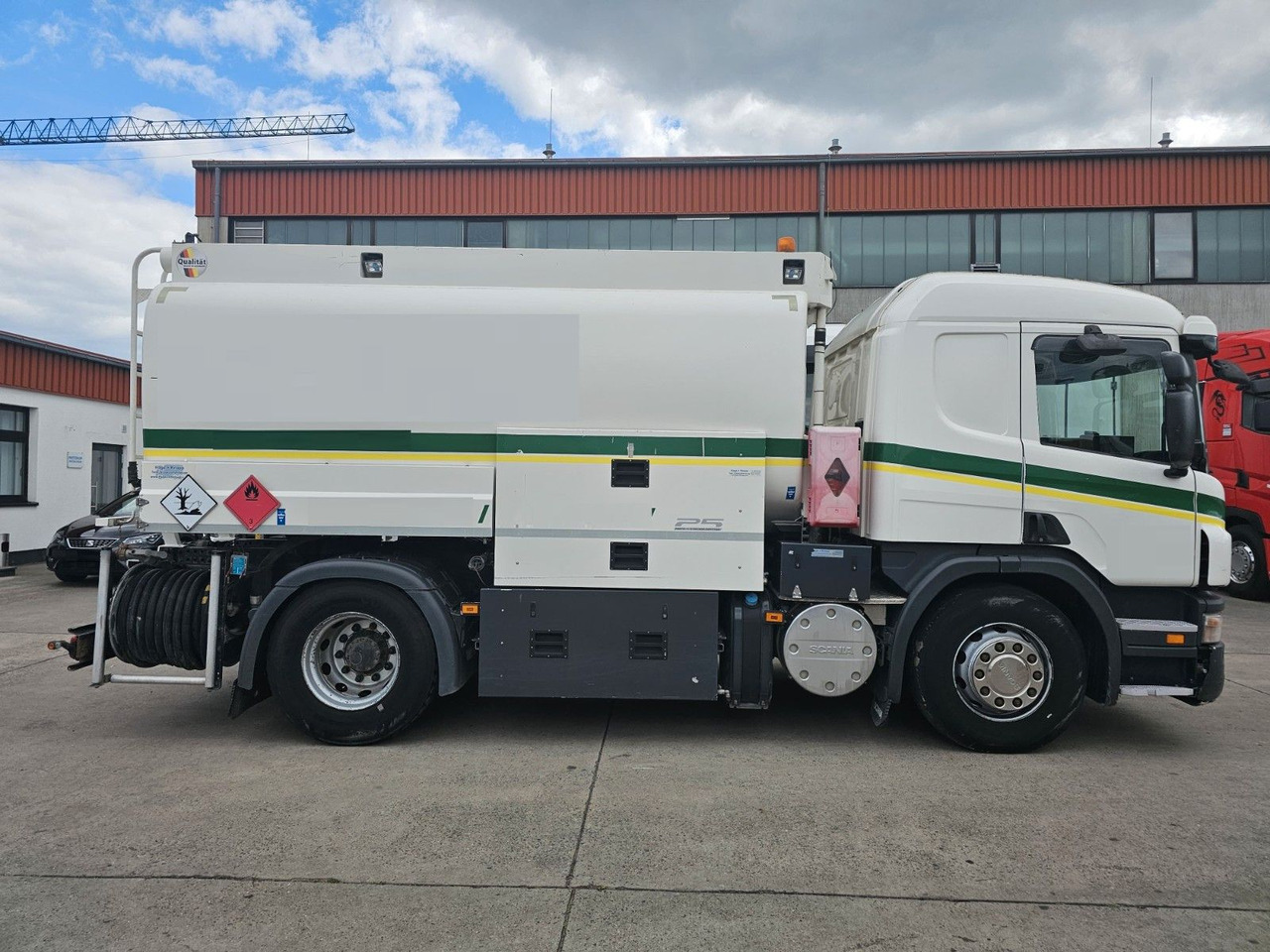 Scania P 360 * OBER/-UNTER * 3 KAMMER * BENZIN * - משאית מכל: תמונה 4 Scania P 360 * OBER/-UNTER * 3 KAMMER * BENZIN * - משאית מכל: תמונה 4