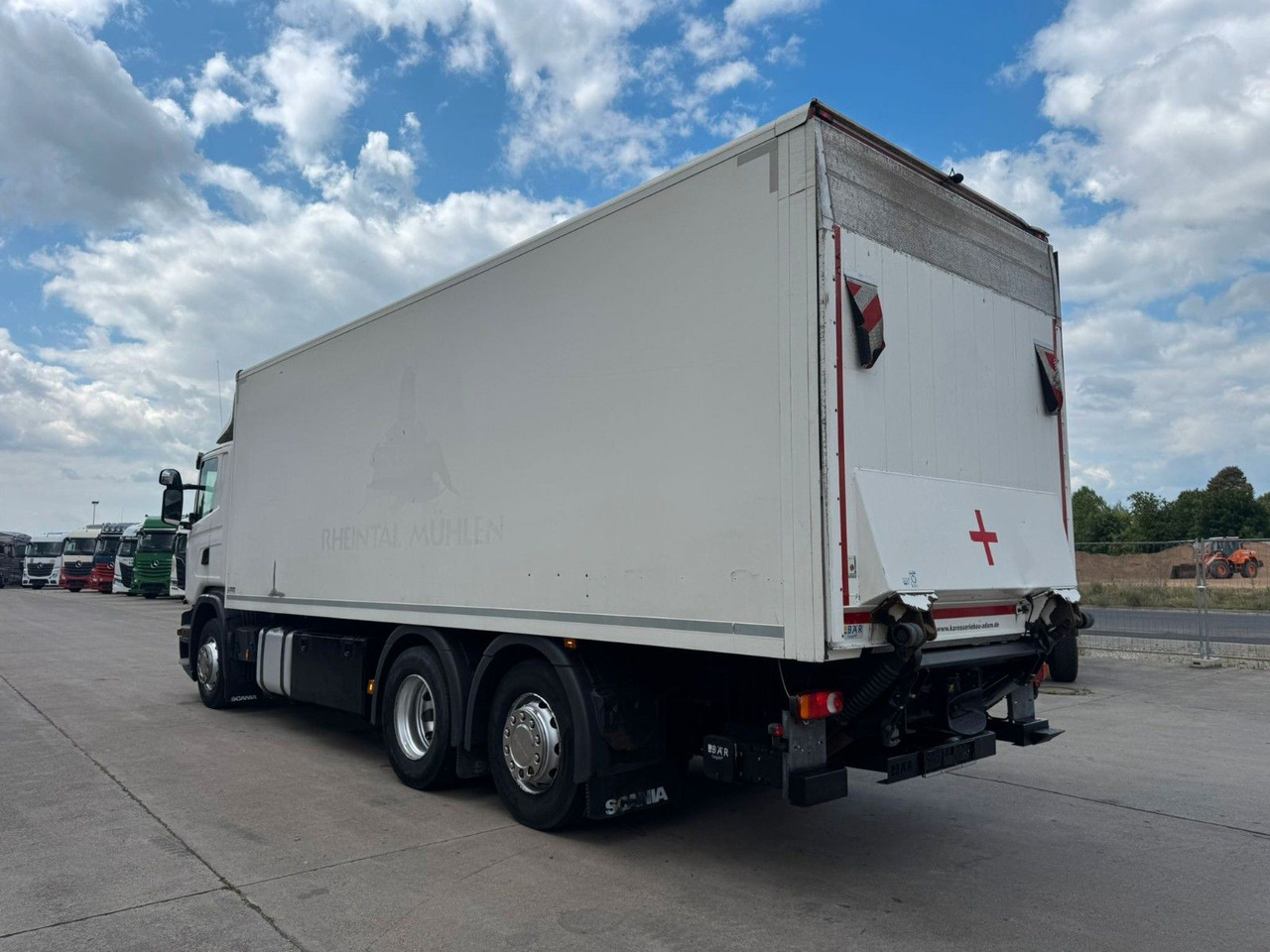 Scania P 380 * KOFFER * LBW 3 TON * LENK / LIFTACHSE * - משאית תיבה: תמונה 4 Scania P 380 * KOFFER * LBW 3 TON * LENK / LIFTACHSE * - משאית תיבה: תמונה 4