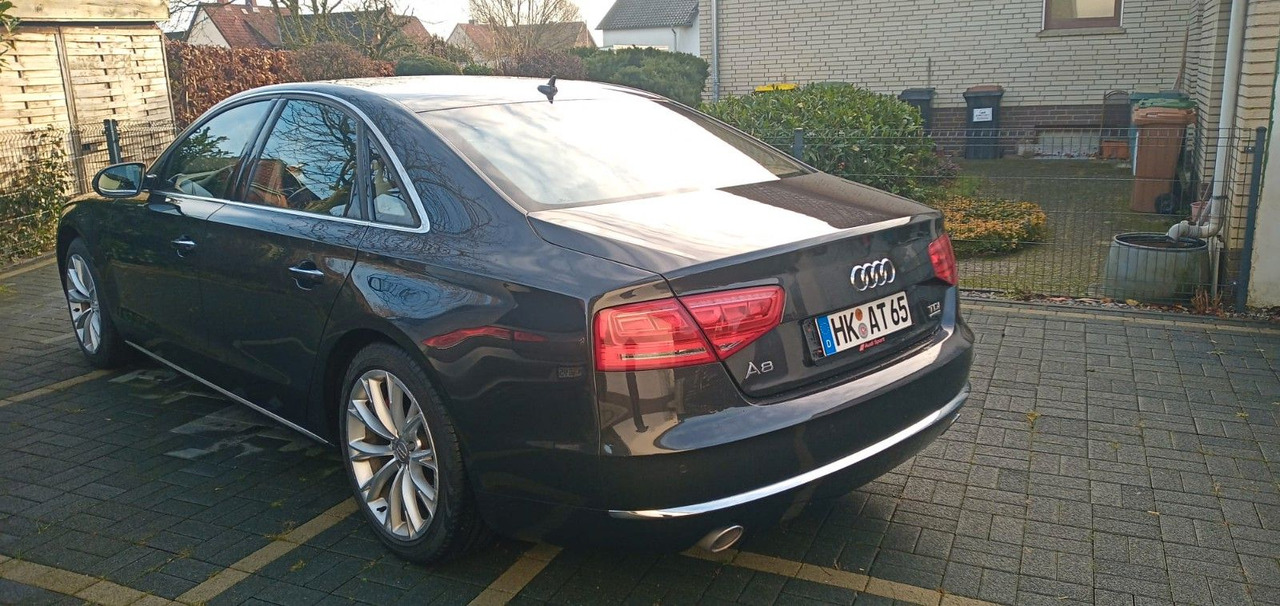 Audi A8 4.2 TDI tiptronic quattro - סדאן: תמונה 3 Audi A8 4.2 TDI tiptronic quattro - סדאן: תמונה 3