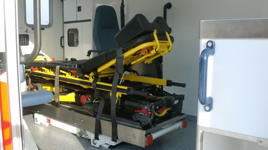 Mercedes-Benz Sprinter 516 CDI 4x4 WAS Koffer // Garantie // Mercedes-Benz Sprinter 516 CDI 4x4 WAS Koffer // Garantie // - אמבולנס: תמונה 5 Mercedes-Benz Sprinter 516 CDI 4x4 WAS Koffer // Garantie // Mercedes-Benz Sprinter 516 CDI 4x4 WAS Koffer // Garantie // - אמבולנס: תמונה 5