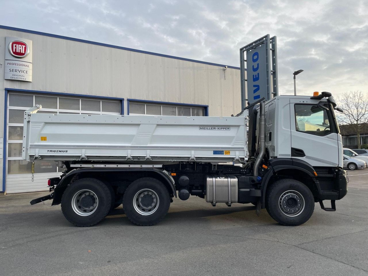 Iveco AD300X54Z HR X-WAY - כלי רכב מסחרי מזהיר: תמונה 3 Iveco AD300X54Z HR X-WAY - כלי רכב מסחרי מזהיר: תמונה 3