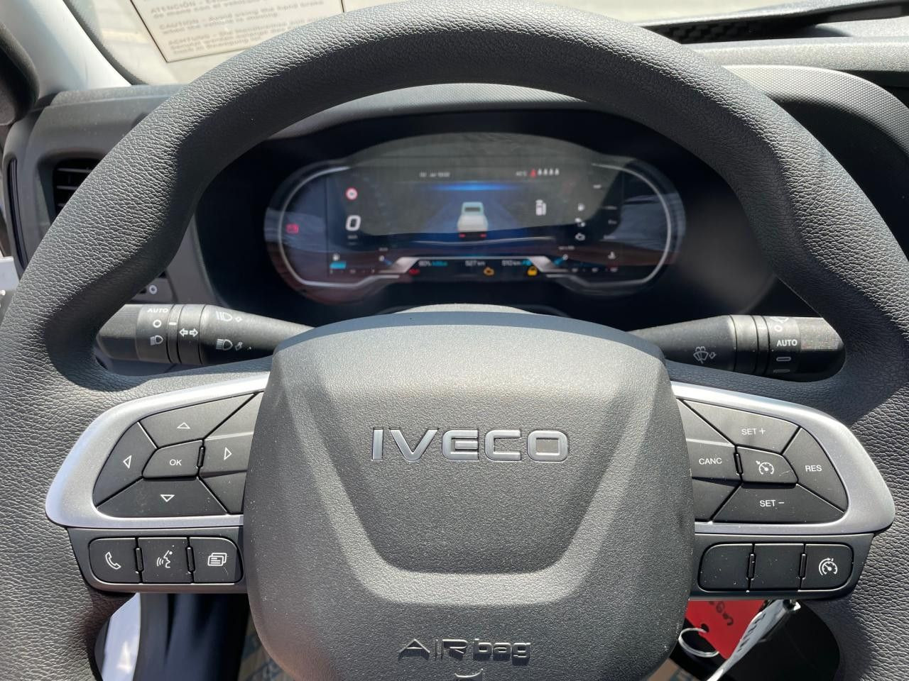 כלי רכב מסחרי מזהיר Iveco Daily 70C18H DK: תמונה 11 כלי רכב מסחרי מזהיר Iveco Daily 70C18H DK: תמונה 11