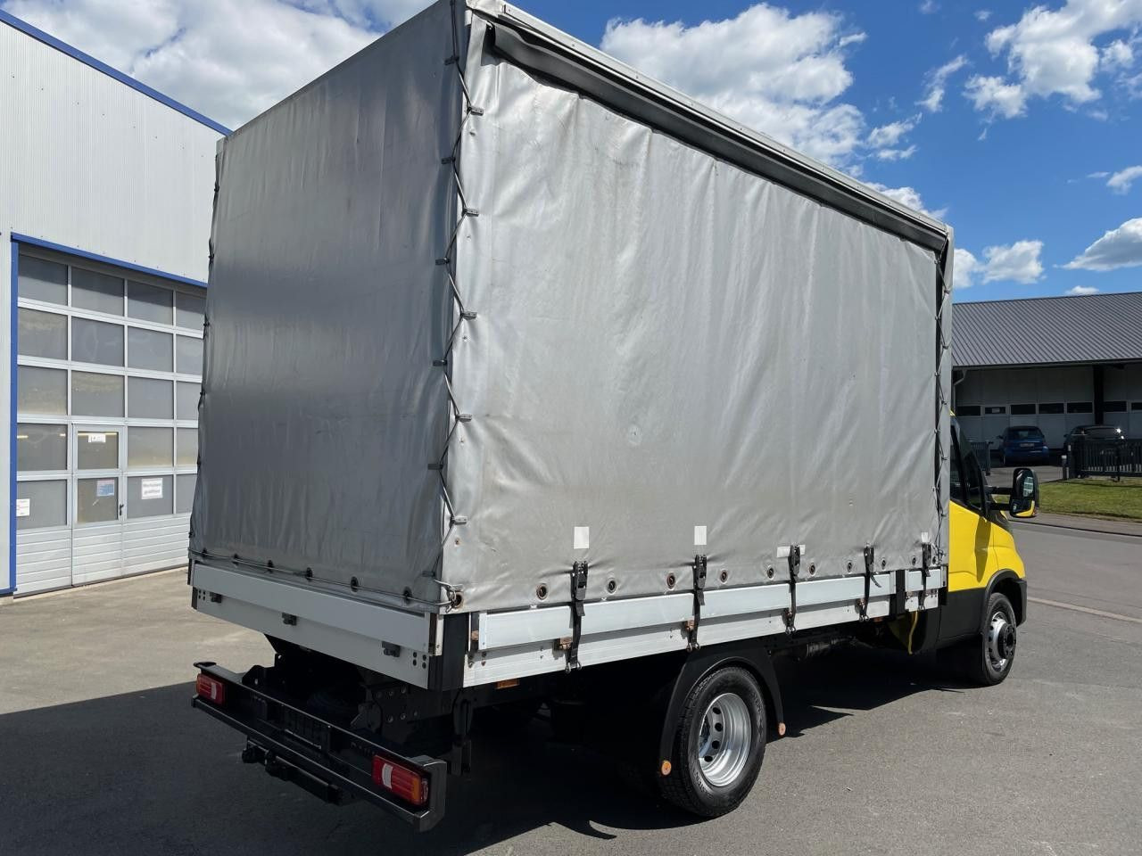 Iveco Daily 70C21HA8/P (72C) Euro6 Klima AHK Navi ZV - כלי רכב מסחרי עם וילונות צד: תמונה 4 Iveco Daily 70C21HA8/P (72C) Euro6 Klima AHK Navi ZV - כלי רכב מסחרי עם וילונות צד: תמונה 4