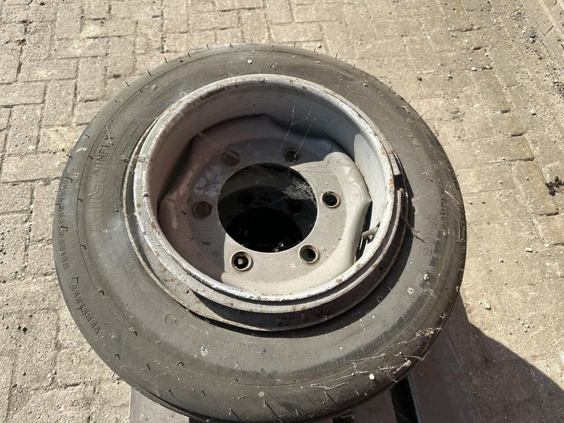 3 Banden 26x 6.6 - Gebruikt - גלגלים וצמיגים: תמונה 3 3 Banden 26x 6.6 - Gebruikt - גלגלים וצמיגים: תמונה 3