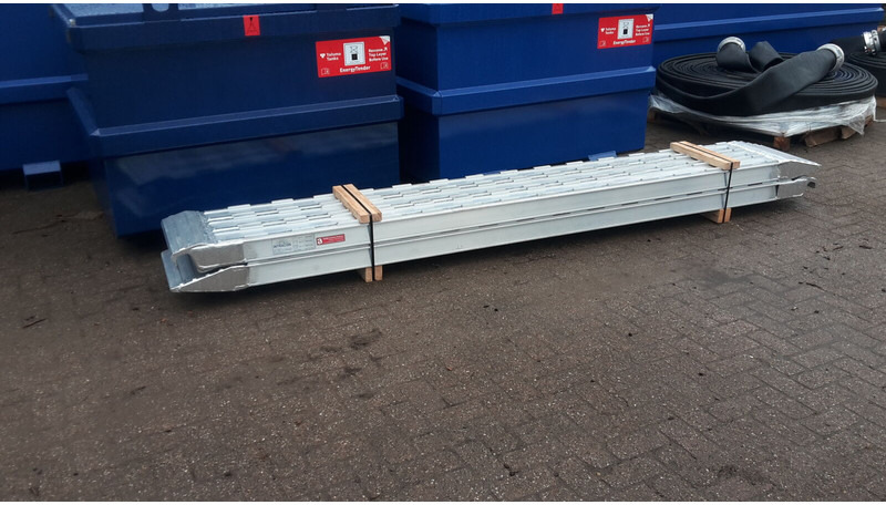 Aluminium rijplanken - רמפת העמסה: תמונה 1 Aluminium rijplanken - רמפת העמסה: תמונה 1