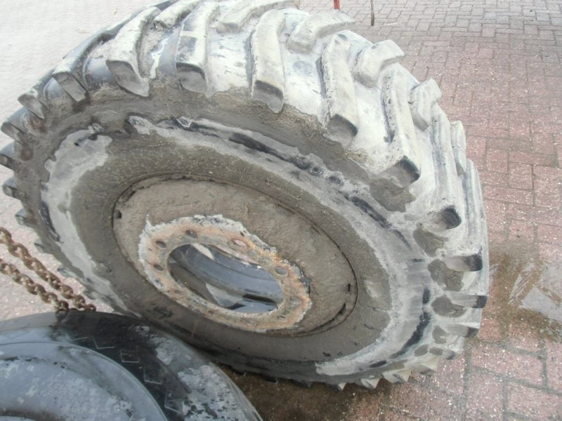 Onbekend Kraanband - גלגלים וצמיגים: תמונה 2 Onbekend Kraanband - גלגלים וצמיגים: תמונה 2