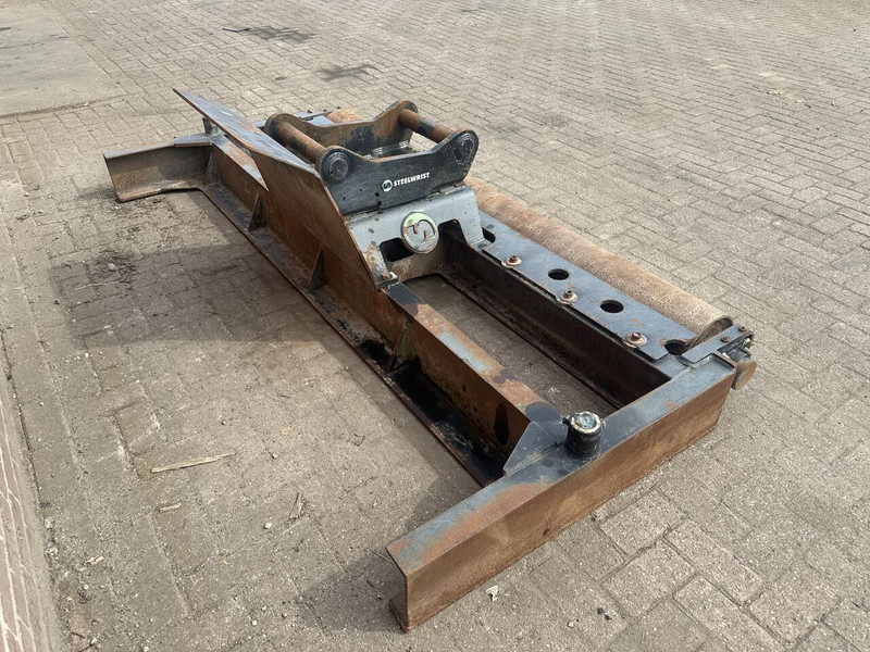 STEELWRIST GR2500 - דלי עבור מכונת בנייה: תמונה 4 STEELWRIST GR2500 - דלי עבור מכונת בנייה: תמונה 4