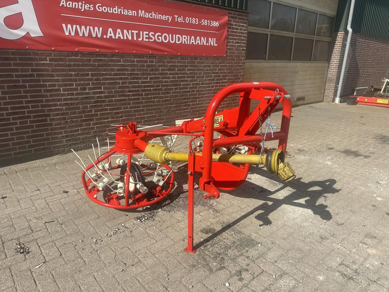 Strela hooischudder - Gebruikt - גורף/ מגרפה: תמונה 2 Strela hooischudder - Gebruikt - גורף/ מגרפה: תמונה 2