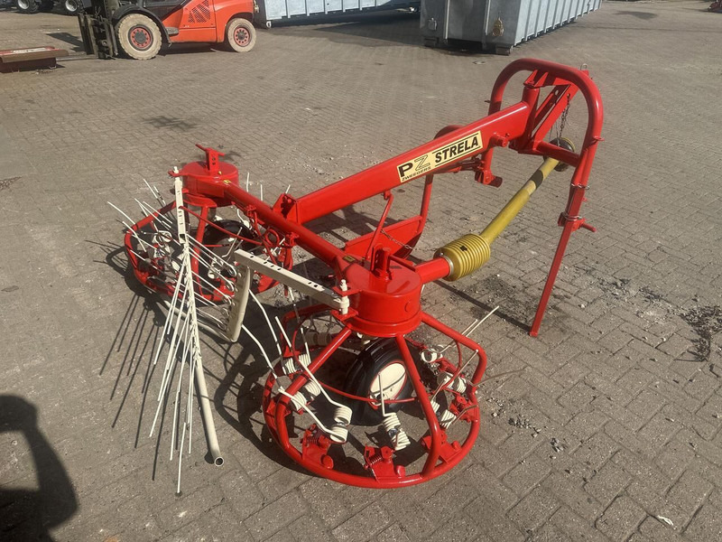 Strela hooischudder - Gebruikt - גורף/ מגרפה: תמונה 3 Strela hooischudder - Gebruikt - גורף/ מגרפה: תמונה 3