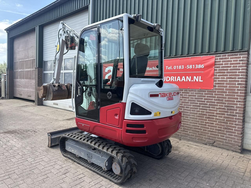 Takeuchi Kraan TB230 - Gebruikt - מיני מחפר: תמונה 2 Takeuchi Kraan TB230 - Gebruikt - מיני מחפר: תמונה 2