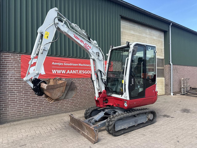 Takeuchi Kraan TB230 - Gebruikt - מיני מחפר: תמונה 3 Takeuchi Kraan TB230 - Gebruikt - מיני מחפר: תמונה 3