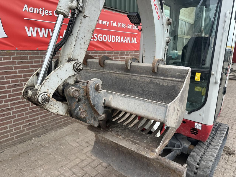 Takeuchi TB216 - Gebruikt - מיני מחפר: תמונה 3 Takeuchi TB216 - Gebruikt - מיני מחפר: תמונה 3