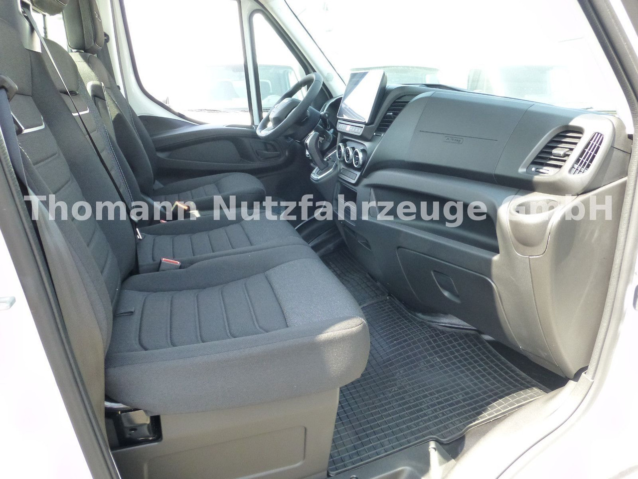 משאית גרירה Iveco Daily 35S18 Autotransporter Aut. Luftfed. NAVI: תמונה 12