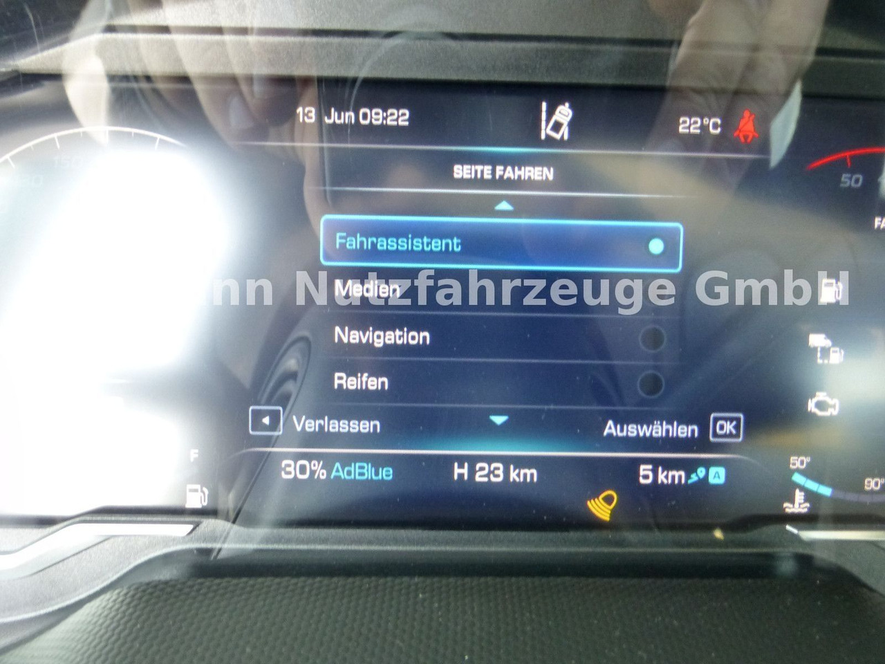 משאית גרירה Iveco Daily 35S18 Autotransporter Aut. Luftfed. NAVI: תמונה 26