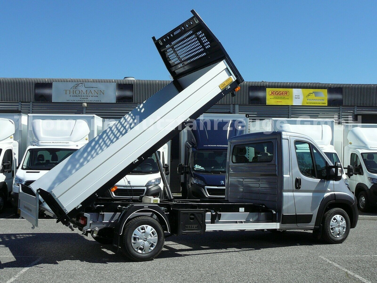 Peugeot Boxer Pritsche 3 Seiten Kipper Premiumaufbau Peugeot Boxer Pritsche 3 Seiten Kipper Premiumaufbau - כלי רכב מסחרי מזהיר: תמונה 3 Peugeot Boxer Pritsche 3 Seiten Kipper Premiumaufbau Peugeot Boxer Pritsche 3 Seiten Kipper Premiumaufbau - כלי רכב מסחרי מזהיר: תמונה 3