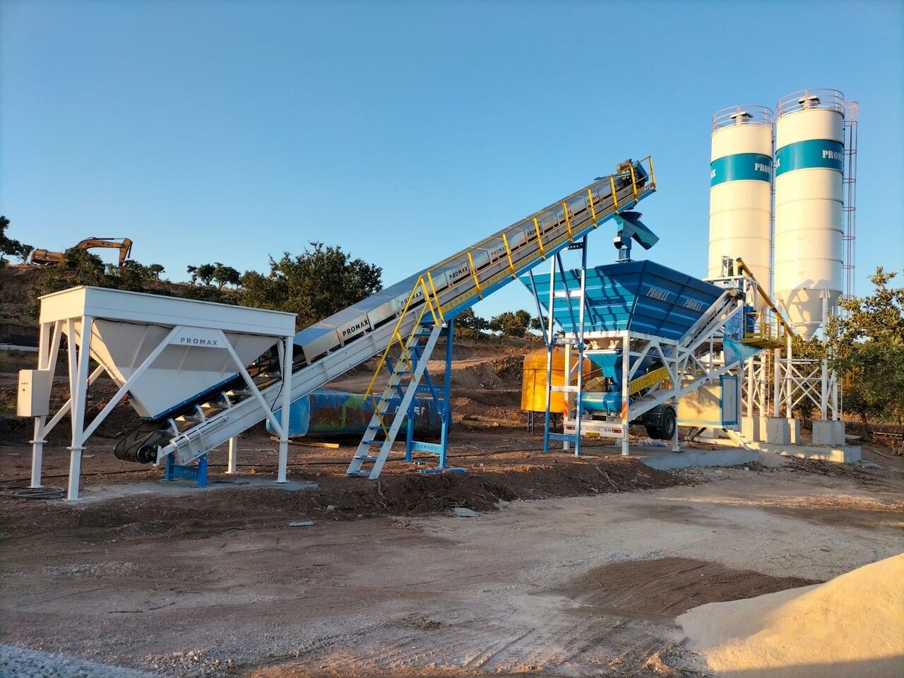 Promax Mobile Concrete Batching Plant PROMAX M60-SNG (60m3/h) - מנחית בטון: תמונה 1 Promax Mobile Concrete Batching Plant PROMAX M60-SNG (60m3/h) - מנחית בטון: תמונה 1