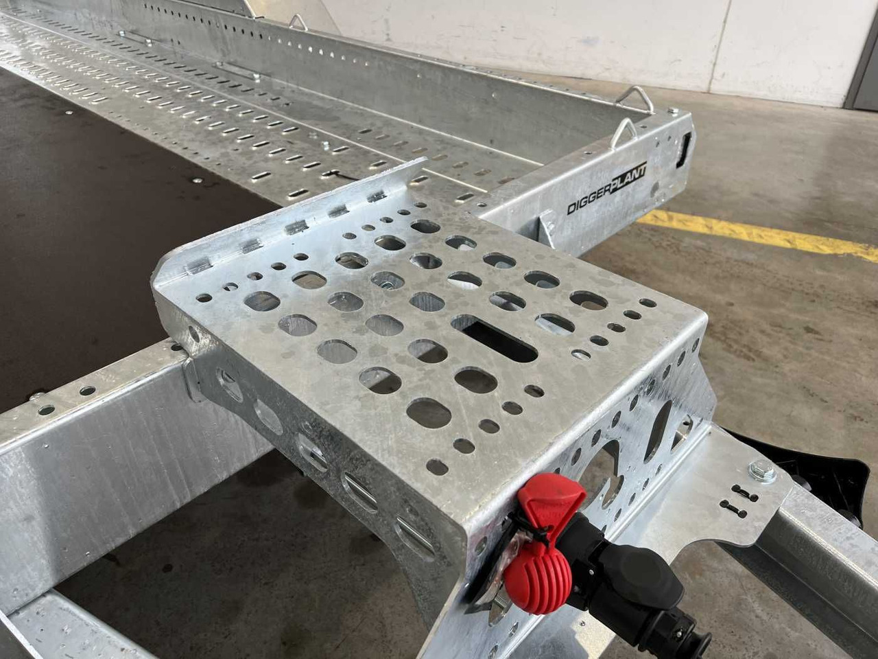 Brian James Cargo Digger Plant 2 / Länge 3.700mm / 3.500kg - קרון נגרר עם מטען נמוך: תמונה 5 Brian James Cargo Digger Plant 2 / Länge 3.700mm / 3.500kg - קרון נגרר עם מטען נמוך: תמונה 5