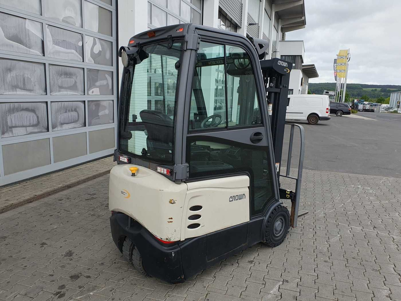 Crown SCT6020-1.3 /Triplex: 4.30m / SS / 1.185h! - מלגזה חשמלית: תמונה 4 Crown SCT6020-1.3 /Triplex: 4.30m / SS / 1.185h! - מלגזה חשמלית: תמונה 4