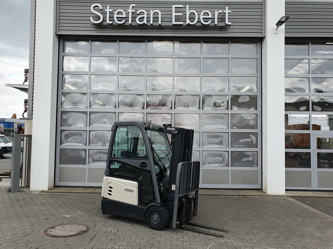 Crown SCT6020-1.3 /Triplex: 4.30m / SS / 1.185h! - מלגזה חשמלית: תמונה 1 Crown SCT6020-1.3 /Triplex: 4.30m / SS / 1.185h! - מלגזה חשמלית: תמונה 1