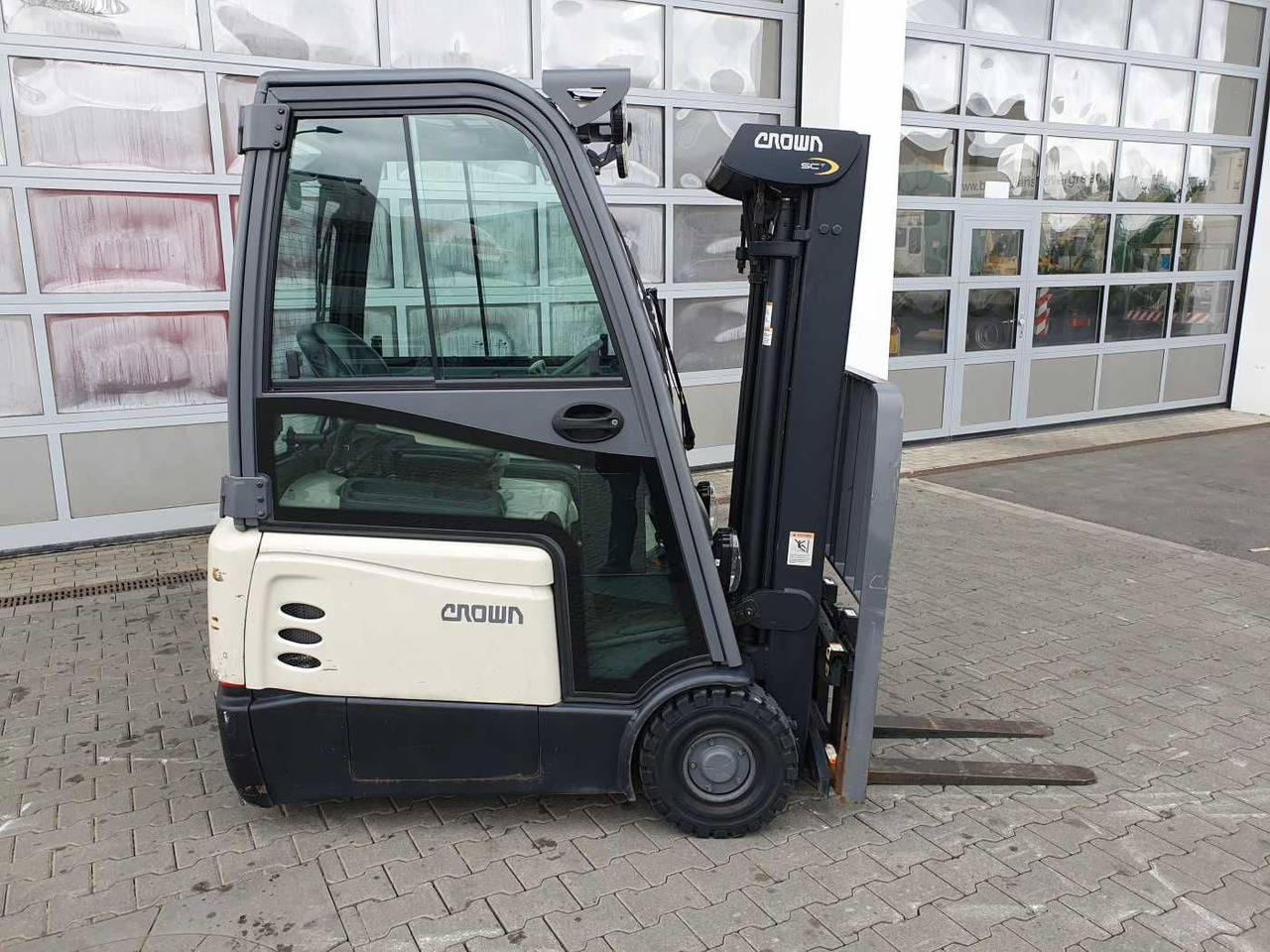 Crown SCT6020-1.3 /Triplex: 4.30m / SS / 1.185h! - מלגזה חשמלית: תמונה 3 Crown SCT6020-1.3 /Triplex: 4.30m / SS / 1.185h! - מלגזה חשמלית: תמונה 3