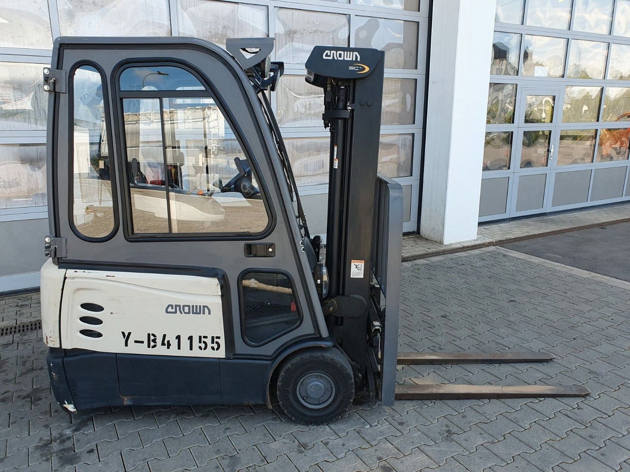 Crown SCT6020-1.3 / Triplex 4,3m / 2.658h / 2020 - מלגזה חשמלית: תמונה 2 Crown SCT6020-1.3 / Triplex 4,3m / 2.658h / 2020 - מלגזה חשמלית: תמונה 2