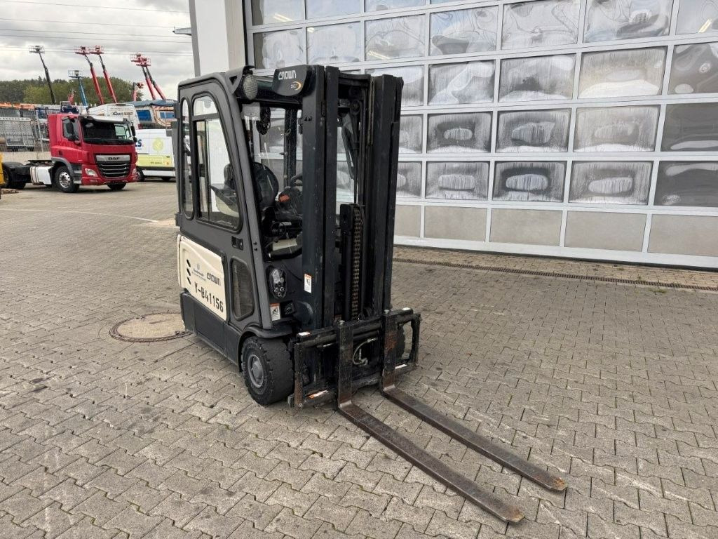 Crown SCT6020-1.3 / Triplex 4,3m / Batterie 06/2020 - מלגזה חשמלית: תמונה 3 Crown SCT6020-1.3 / Triplex 4,3m / Batterie 06/2020 - מלגזה חשמלית: תמונה 3