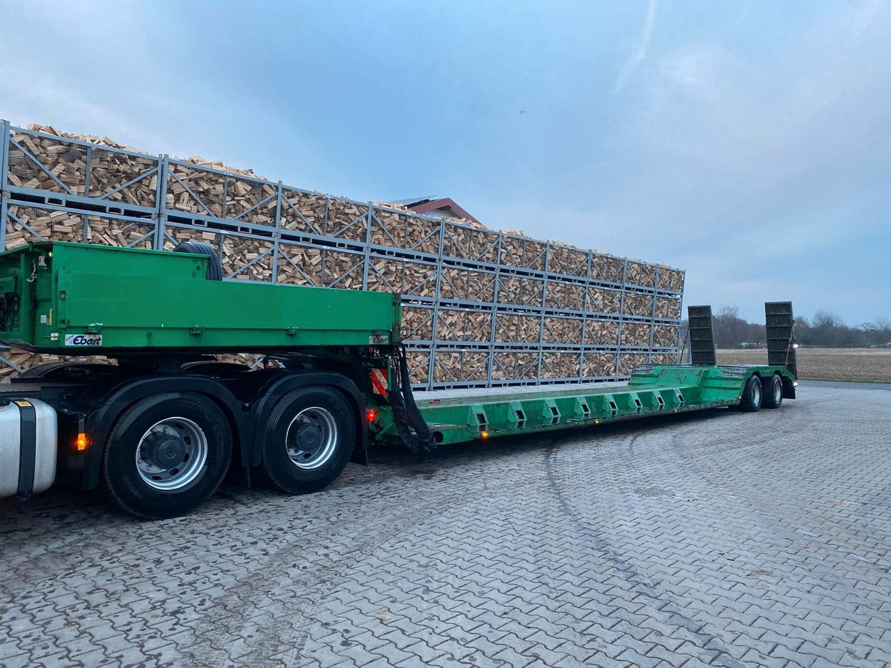 Dinkel Ebert TLS 36 ST AV 2-Achs-Auflieger abkoppelbar - סמיטריילר עם מטען נמוך: תמונה 1 Dinkel Ebert TLS 36 ST AV 2-Achs-Auflieger abkoppelbar - סמיטריילר עם מטען נמוך: תמונה 1