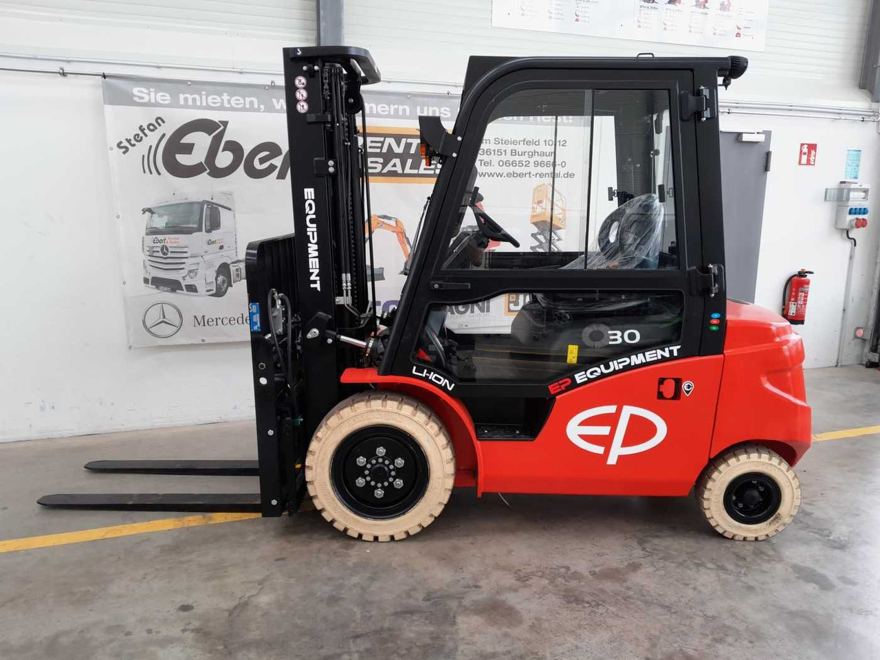 EP Equipment EFL303 / 3,0T / Triplex: 4,80m / SS - מלגזה חשמלית: תמונה 2 EP Equipment EFL303 / 3,0T / Triplex: 4,80m / SS - מלגזה חשמלית: תמונה 2