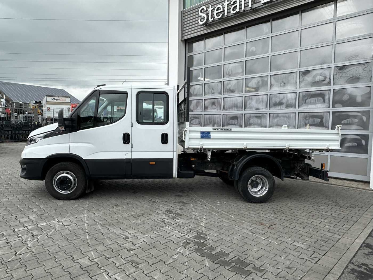 Iveco 70C18H 3-S.Kipper *R.3750mm*7Sitze*AHK* - כלי רכב מסחרי מזהיר: תמונה 2 Iveco 70C18H 3-S.Kipper *R.3750mm*7Sitze*AHK* - כלי רכב מסחרי מזהיר: תמונה 2