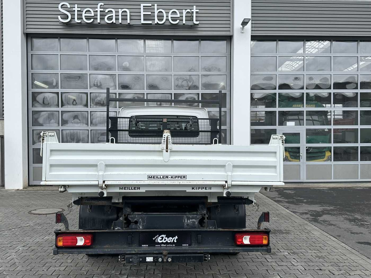 Iveco 70C18H 3-S.Kipper *R.3750mm*7Sitze*AHK* - כלי רכב מסחרי מזהיר: תמונה 4 Iveco 70C18H 3-S.Kipper *R.3750mm*7Sitze*AHK* - כלי רכב מסחרי מזהיר: תמונה 4