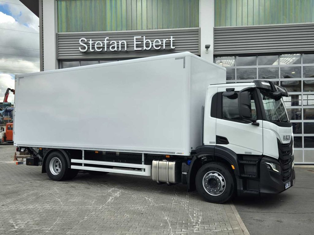 Iveco AD190S40/P 4x2 Ladebordwand 2.000kg Navi ACC Iveco AD190S40/P 4x2 Ladebordwand 2.000kg Navi ACC - משאית תיבה: תמונה 3 Iveco AD190S40/P 4x2 Ladebordwand 2.000kg Navi ACC Iveco AD190S40/P 4x2 Ladebordwand 2.000kg Navi ACC - משאית תיבה: תמונה 3