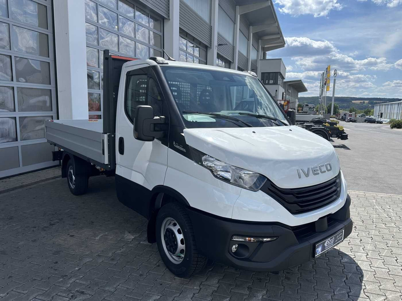 Iveco Daily 35S16 A8 Pritsche *R3.450mm*AHK*Automatik* - כלי רכב מסחרי במיטה שטוחה: תמונה 3 Iveco Daily 35S16 A8 Pritsche *R3.450mm*AHK*Automatik* - כלי רכב מסחרי במיטה שטוחה: תמונה 3