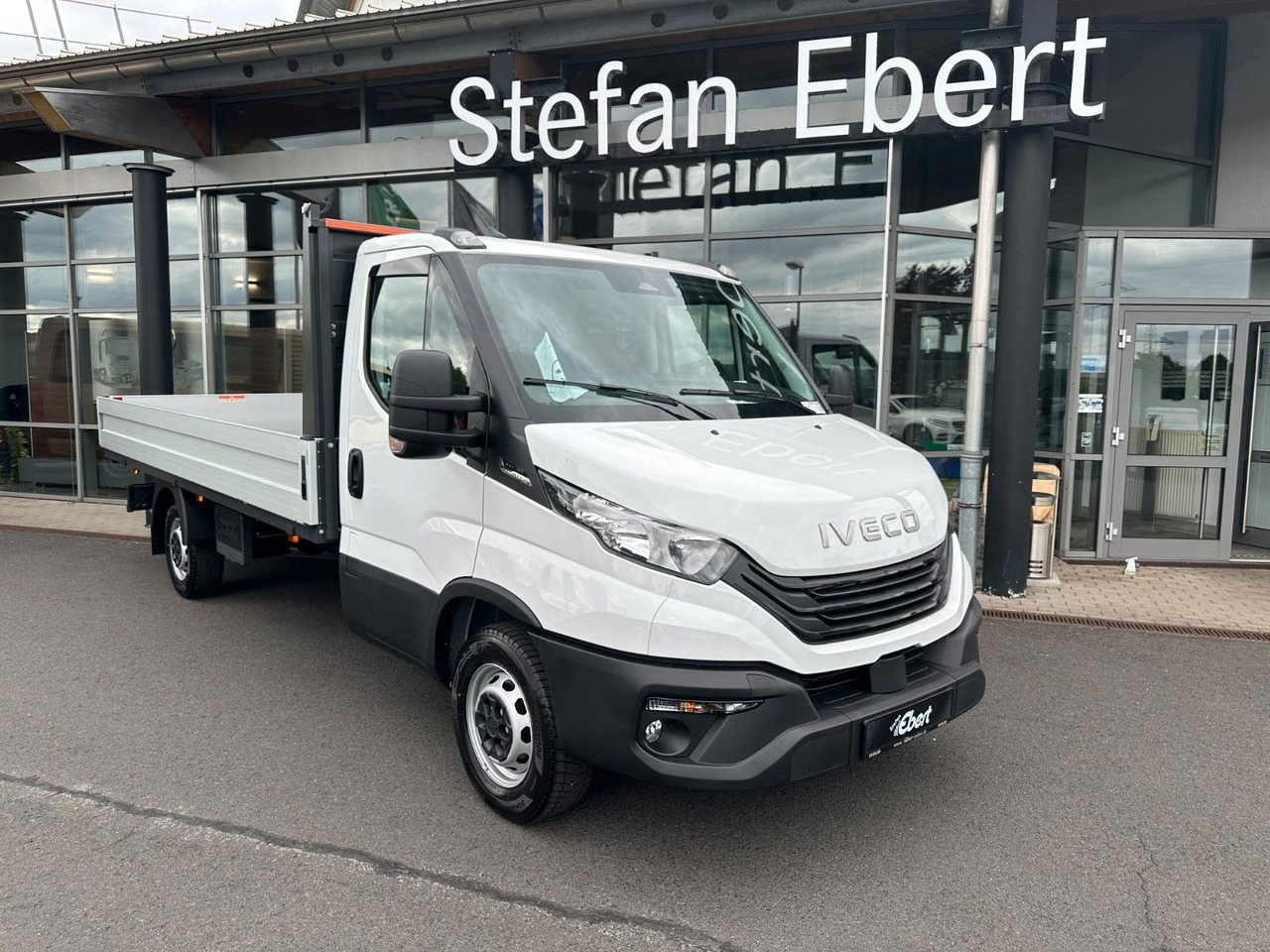 Iveco Daily 35S16 A8 *R.4100 mm*AHK*Kamera* 3x - כלי רכב מסחרי במיטה שטוחה: תמונה 1 Iveco Daily 35S16 A8 *R.4100 mm*AHK*Kamera* 3x - כלי רכב מסחרי במיטה שטוחה: תמונה 1